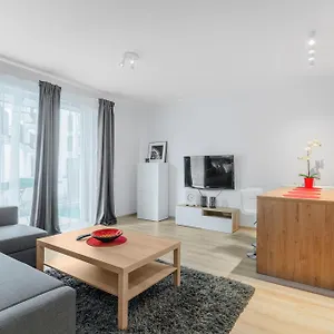 Апартаменты Homely Place Blisko Starego Rynku - Parking, Познань